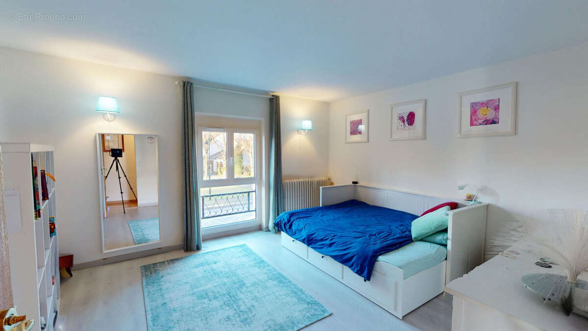 Maison à BAILLY-ROMAINVILLIERS