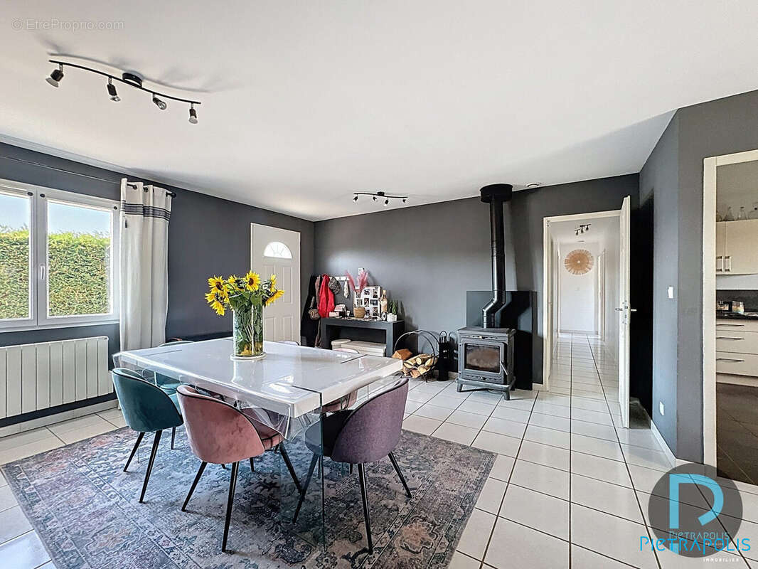 Maison à SAINT-CYR-SUR-MENTHON