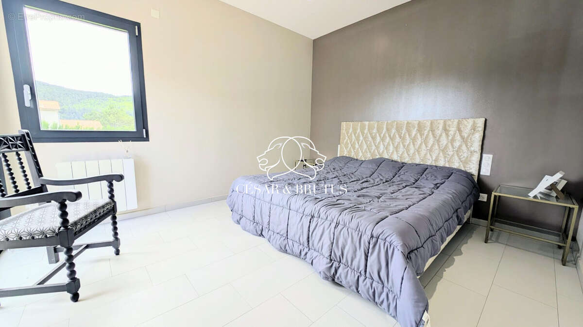 Maison 183 m² à Coubon  - photo 9