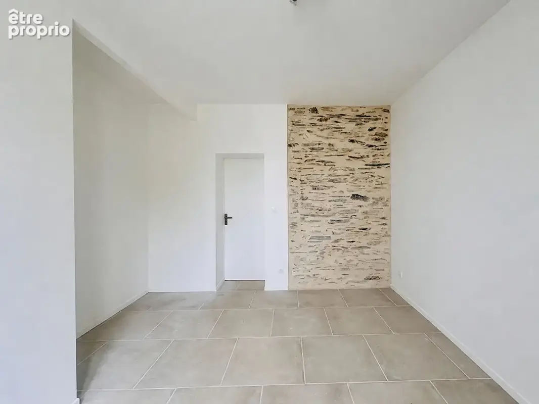 Appartement rénové à vendre à Angers (quartier La Madeleine) avec 2 chambres. - photo 4