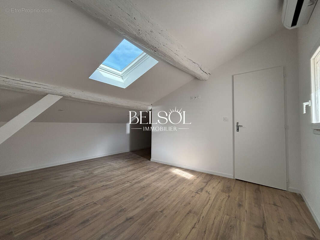 Chambre 2 - Appartement à VILLENEUVE-DE-LA-RAHO