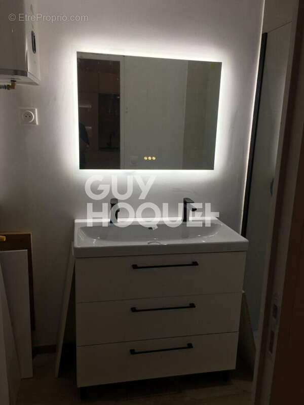 Appartement à PARIS-19E