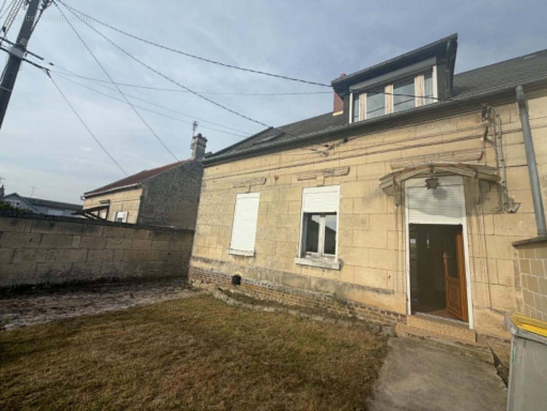Maison à BELLEU