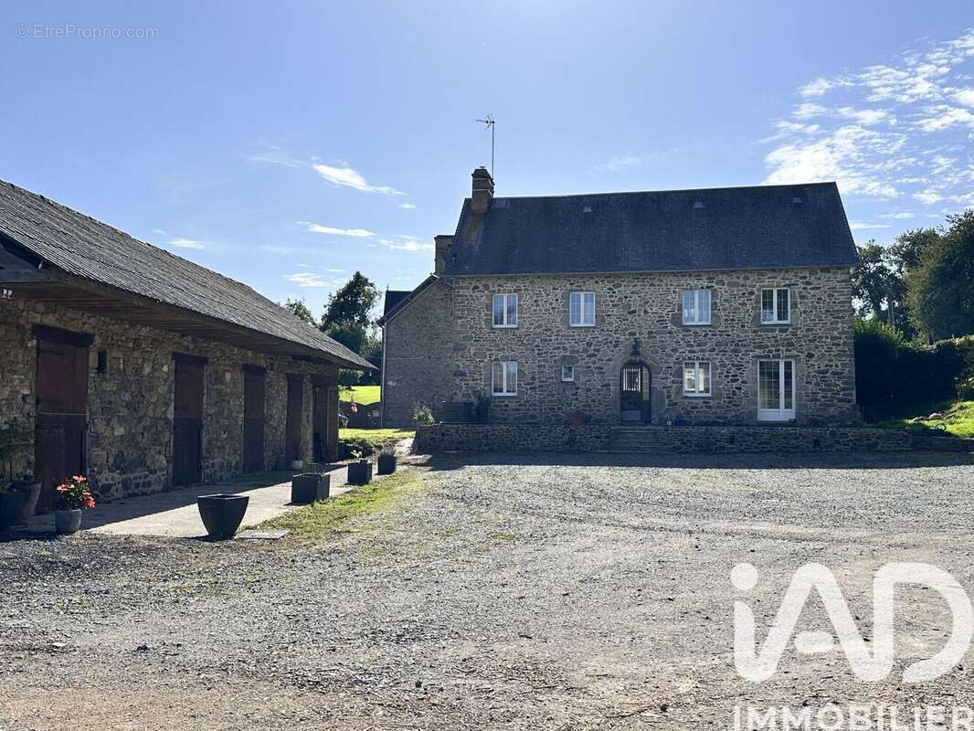 Photo 3 - Maison à MONTHUCHON