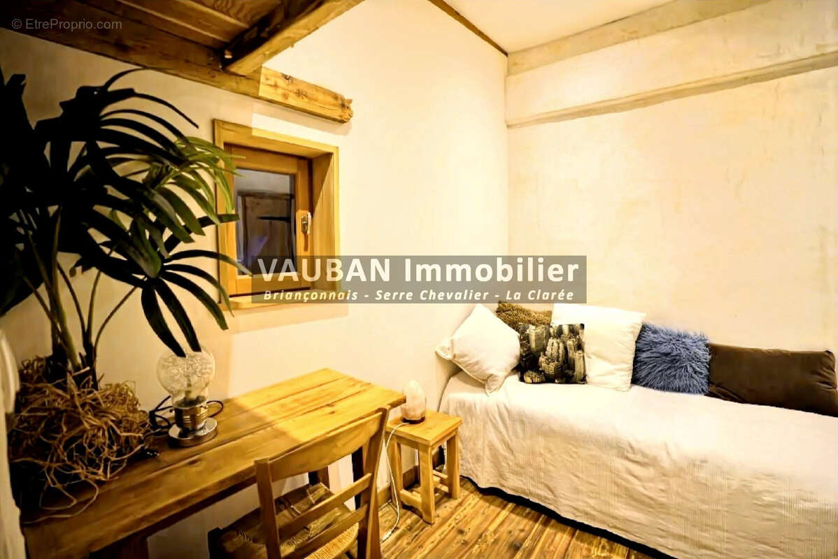 Deux appartements T4 + T2 & Greniers aménageables + Cave - photo 7