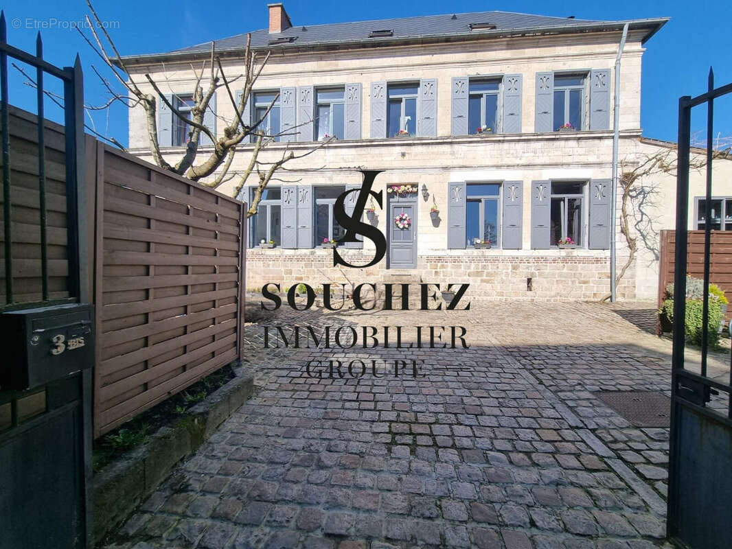 Maison à MONT-SAINT-ELOI