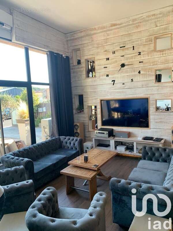 Photo 8 - Commerce à COGOLIN