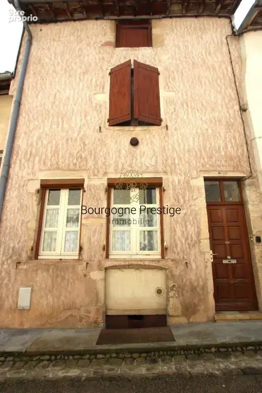 Rare en hypercentre de tournus maison de ville a renover de 137 m² avec jardinet,garage et belle cave voutee - photo 2