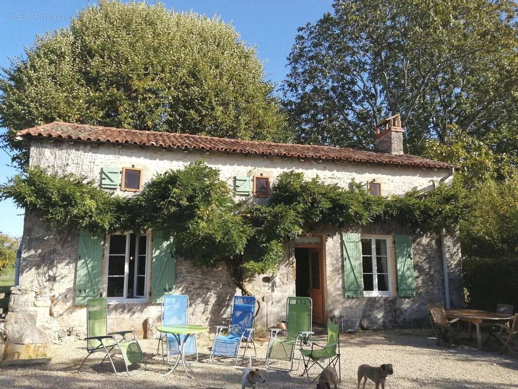 Maison à CHAMPNIERS