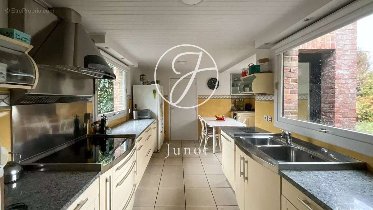 Maison à ENNETIERES-EN-WEPPES