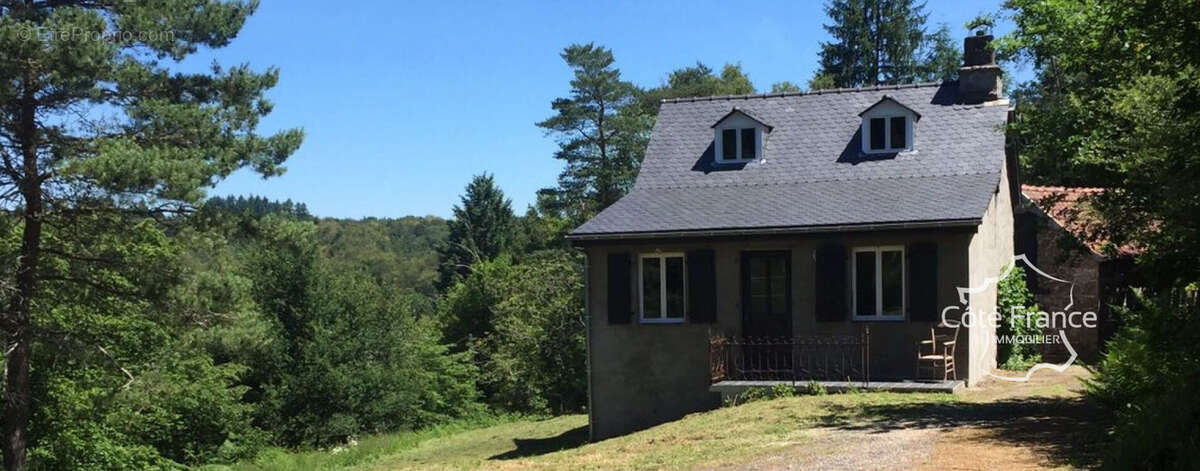 Maison à SAINT-MARTIN-LA-MEANNE