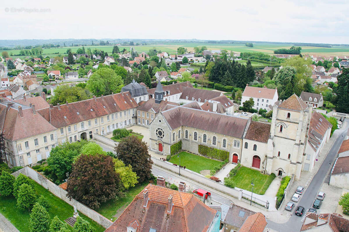 Terrain à JOUARRE