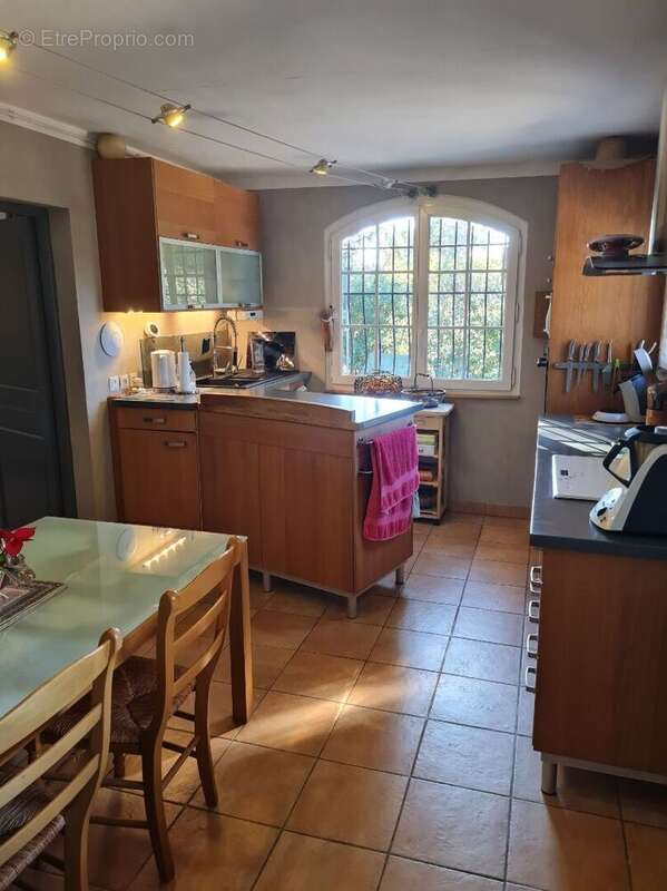 Maison à CHATEAUNEUF-LE-ROUGE