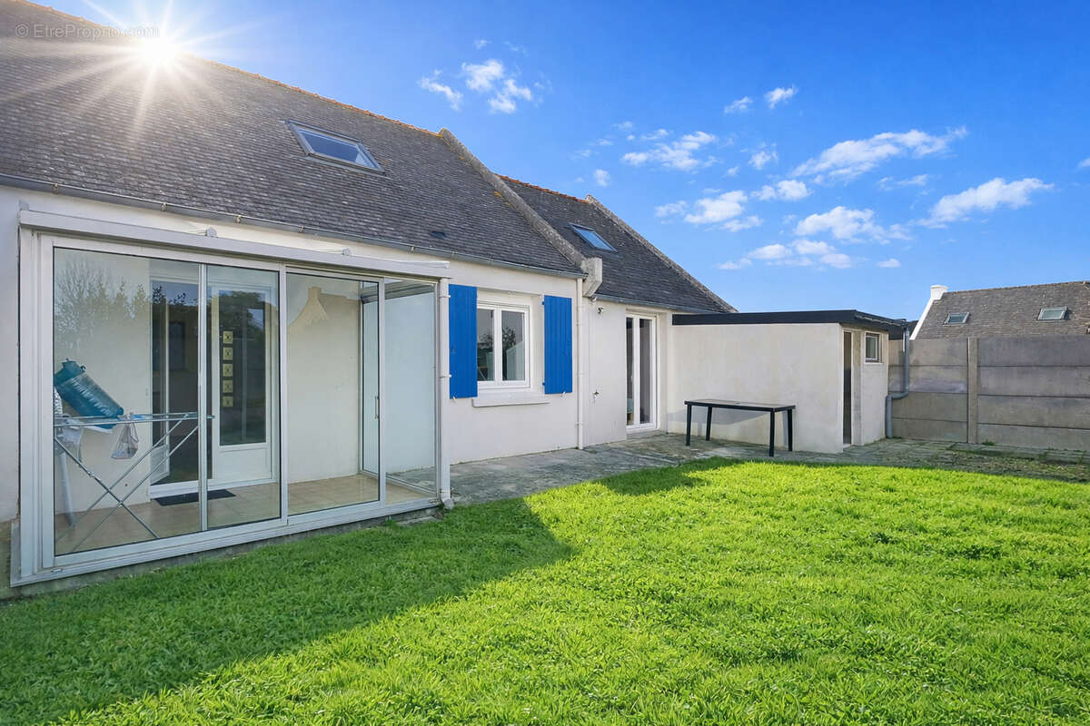 Maison à LAMPAUL-PLOUARZEL