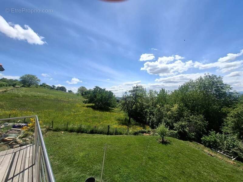 Maison 5 pièces - 137 m² - SAINT MAURICE (63270) - 405 000 euros - photo 2