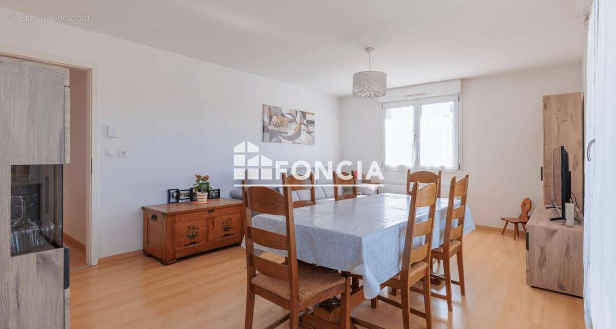 F3 de 72 m² avec terrasse, garage et parking - Résidence calme et sécurisée ! - photo 4