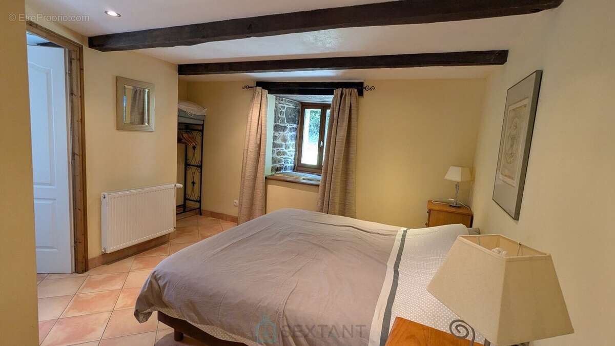 Grande maison en pierres de 265 m²  8 chambres  Fort potentiel d'accueil  Idéal gîte ou grande famille - photo 13
