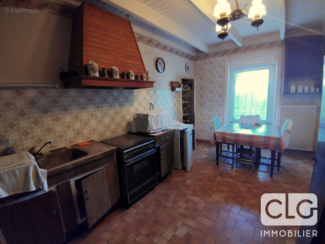 Maison à CORAY
