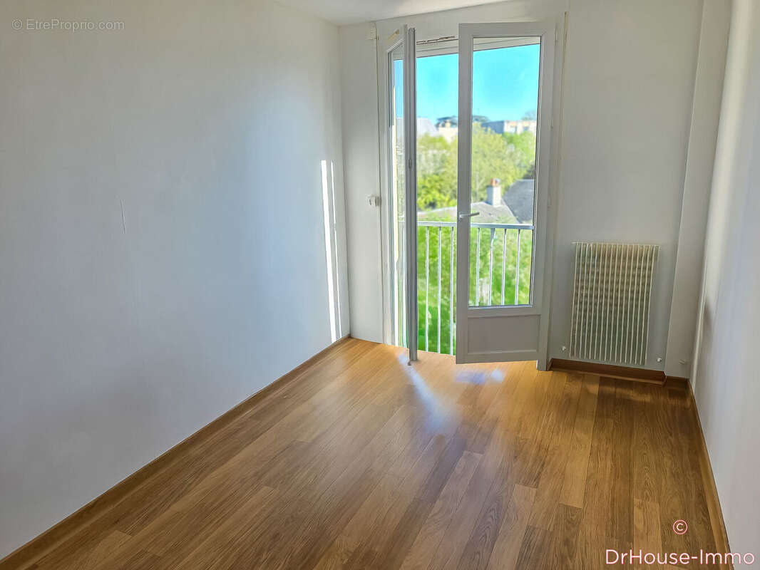Appartement 78 m² à Joue-Les-Tours  - photo 18