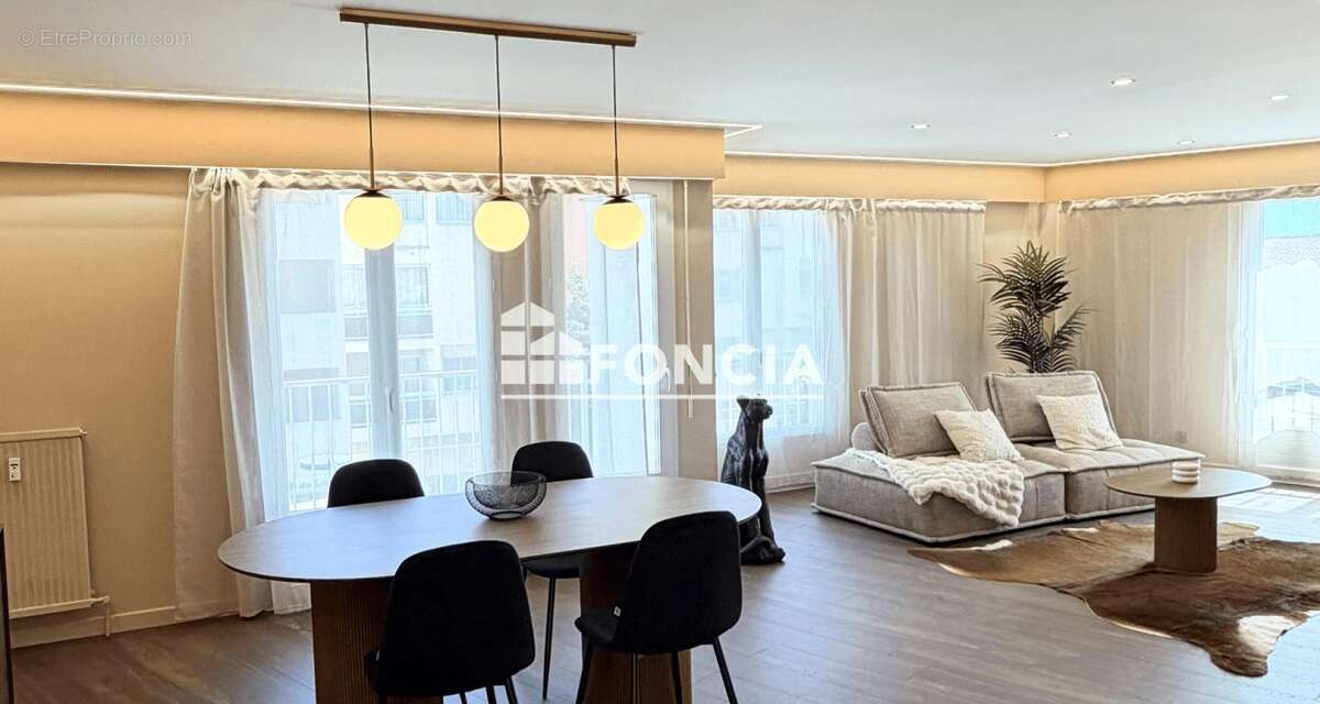 Appartement à LA LONDE-LES-MAURES