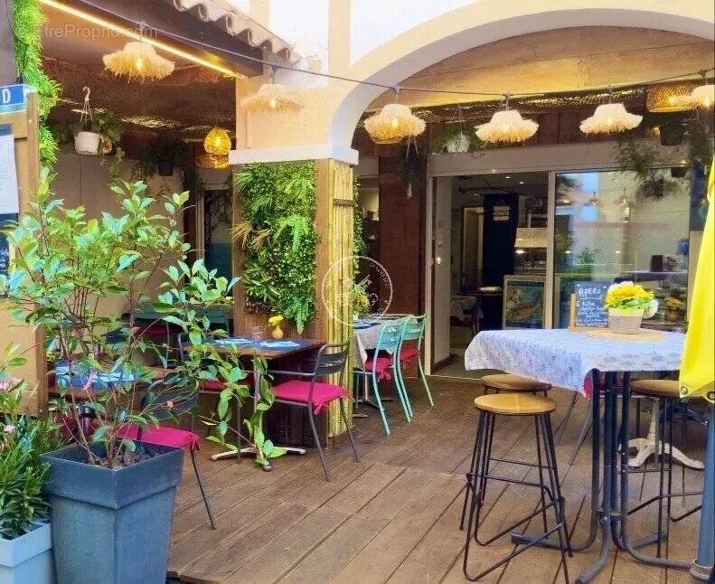 Commerce à SAINT-RAPHAEL