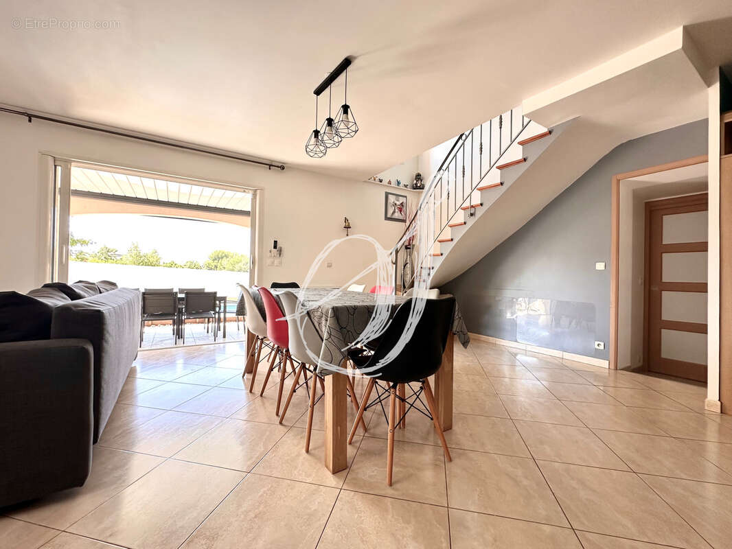 Villa de type 5, quatre chambres avec piscine sur Gigean - photo 9
