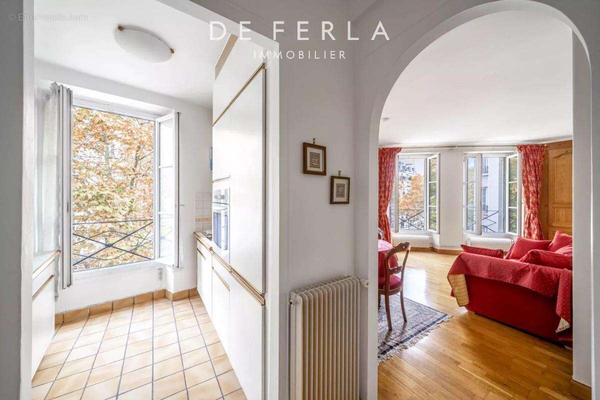 Appartement à PARIS-14E