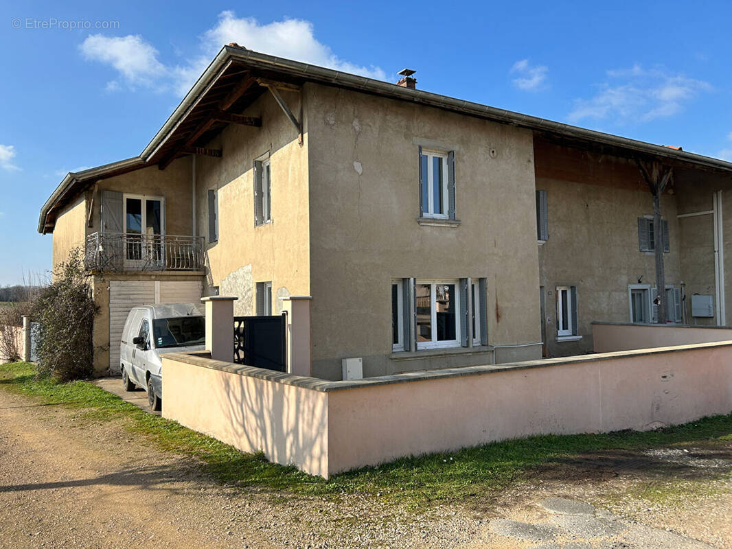 Maison à CHATILLON-SUR-CHALARONNE