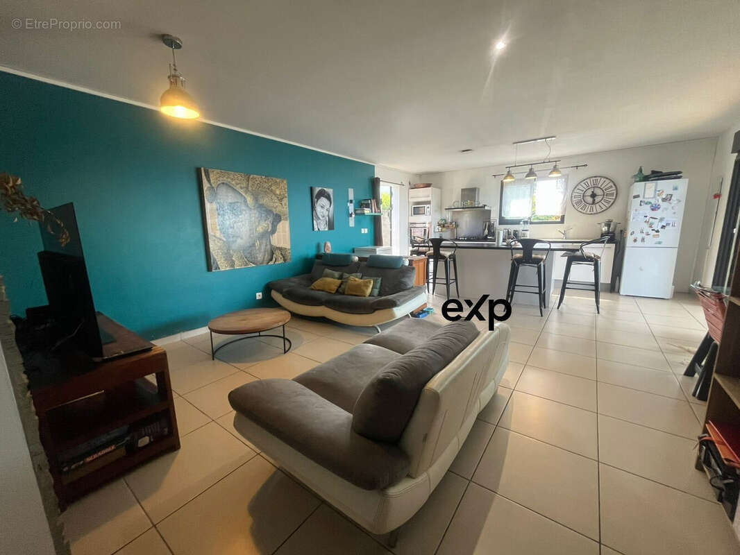 Maison 110 m² à Saint-Pierre  - photo 6