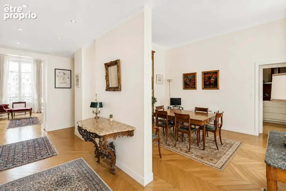 Appartement de 5 pièces de 119 m² situé à Paris - photo 5