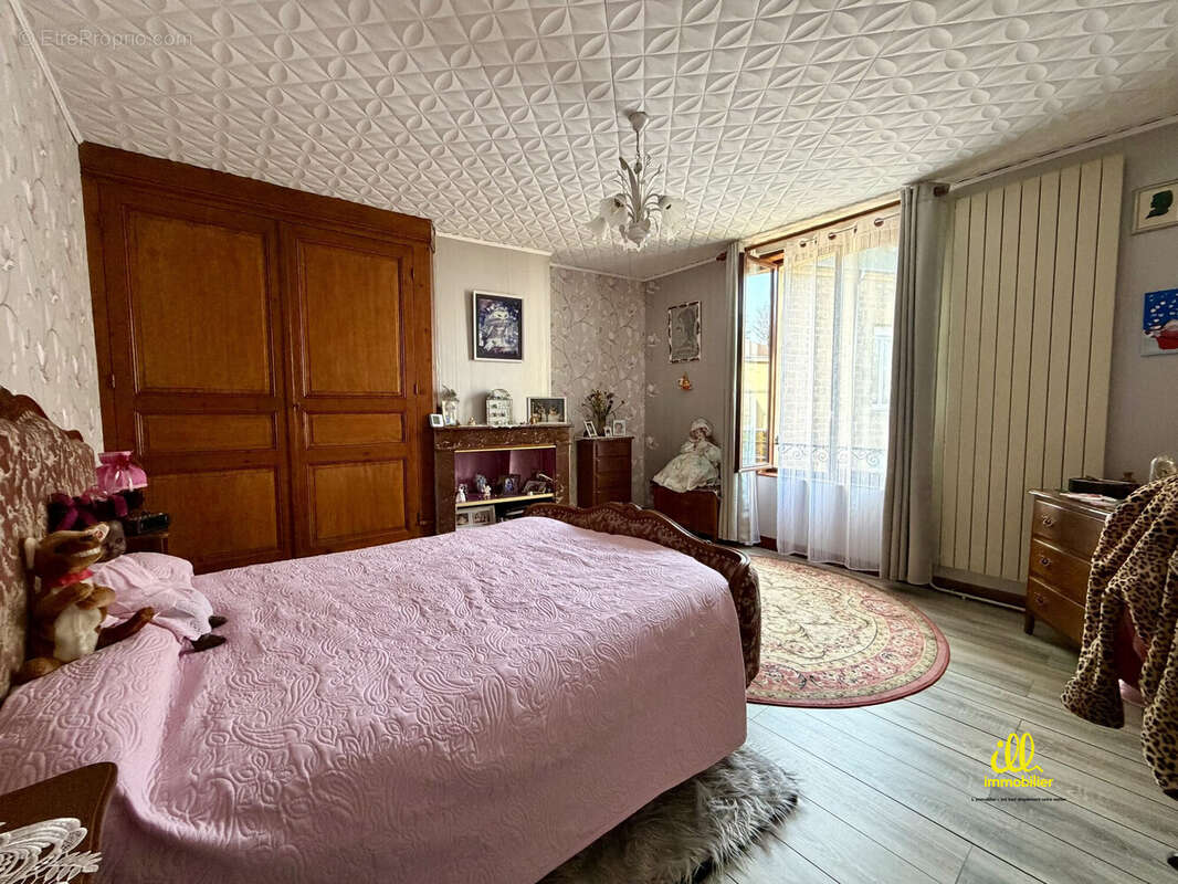 Maison à CHARLEVILLE-MEZIERES