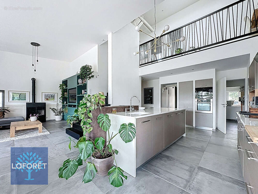 Maison à LA BAZOUGE-DU-DESERT