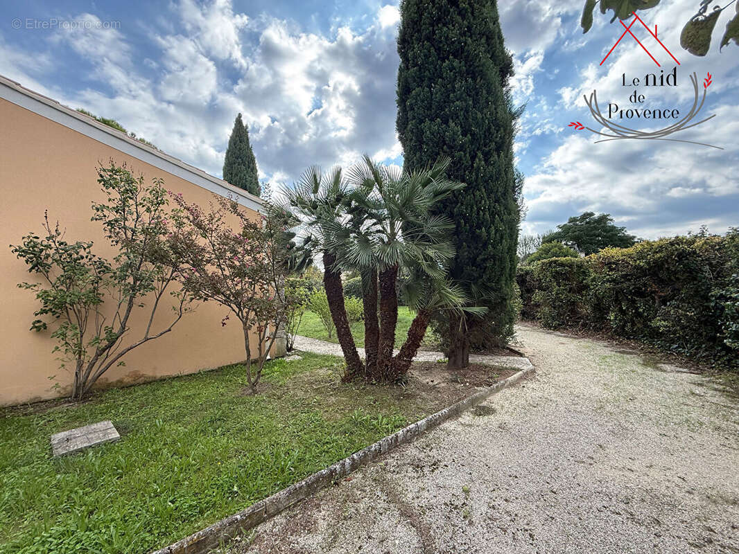 Maison à PERNES-LES-FONTAINES