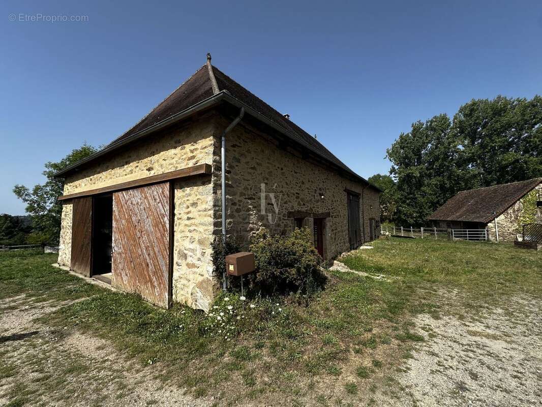 Maison à VICQ-SUR-BREUILH