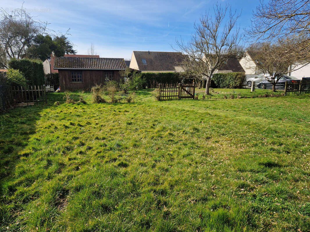 Terrain à bâtir plat et en partie clos - photo 2