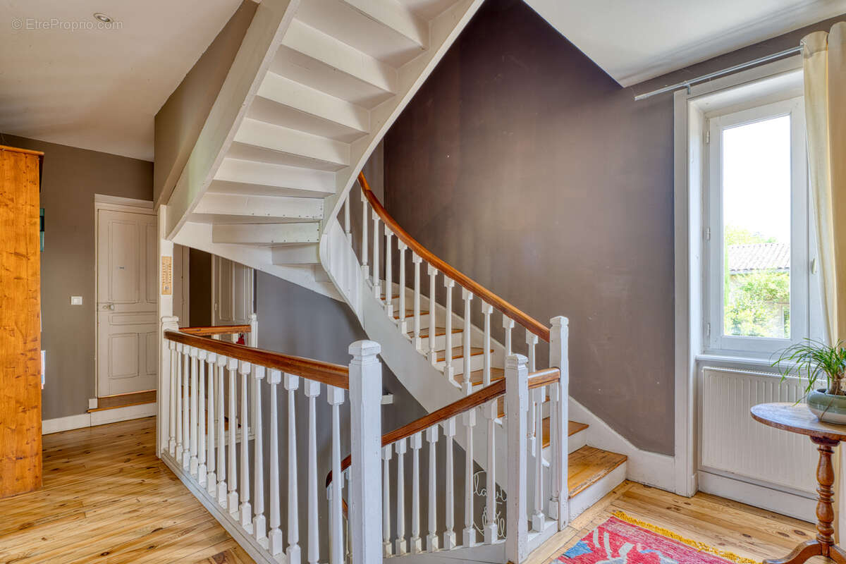 Propriété 10 pièces - 6 chambres avec vue panoramique et piscine à débordement - photo 14