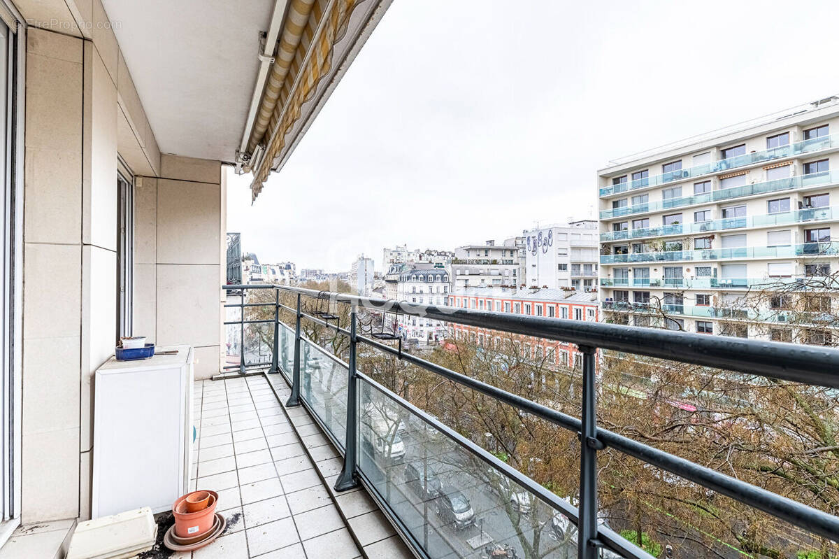 Appartement à PARIS-20E