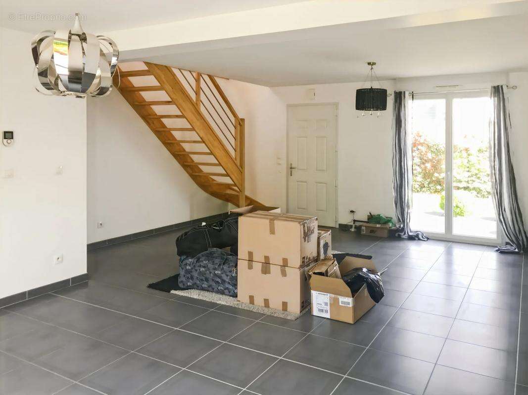 Maison à SAINT-LUBIN-DES-JONCHERETS