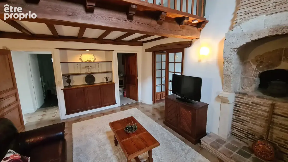 salon lower level