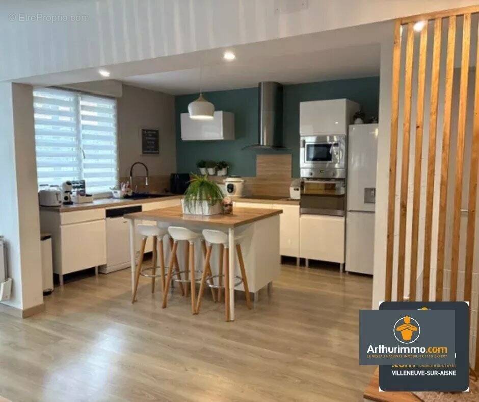 Maison à NEUFCHATEL-SUR-AISNE