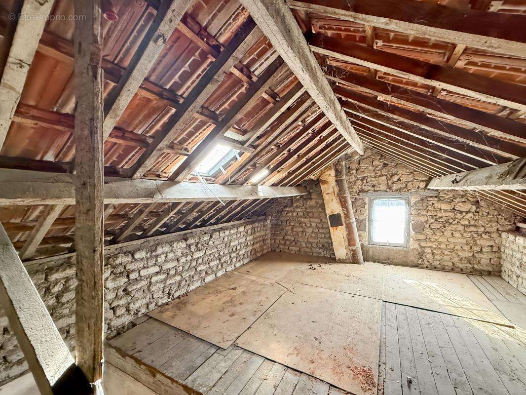 Maison À Vendre Secteur Clairmarais à Reims, Jardin et Box de rangement - photo 10