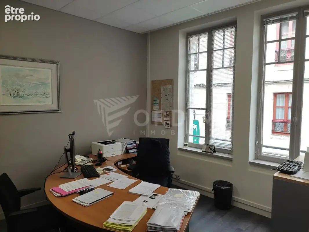 IMMEUBLE DE BUREAUX de  981m² en Centre Ville d'Auxerre - photo 8