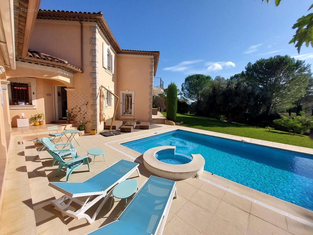 Maison à LA MOTTE
