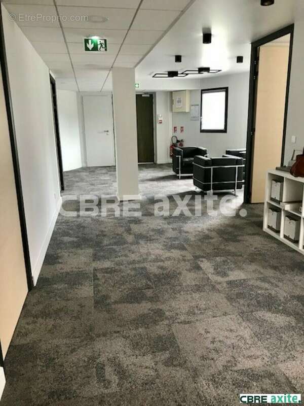 Commerce 765 m² à Meylan  - photo 3
