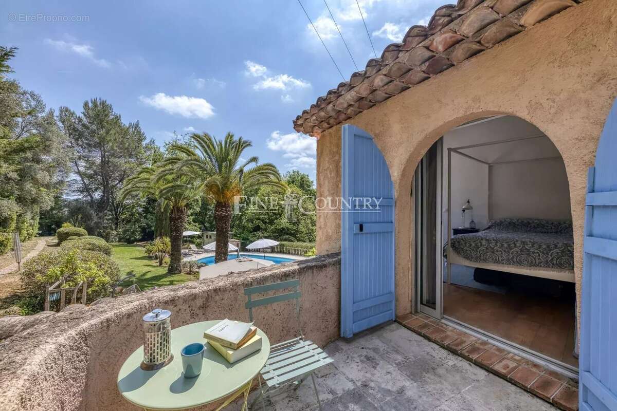 Maison à VALBONNE