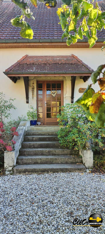 Maison à MOUTHIER-EN-BRESSE