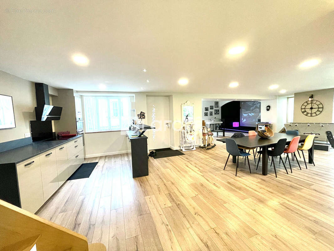 Maison à RIEUPEYROUX