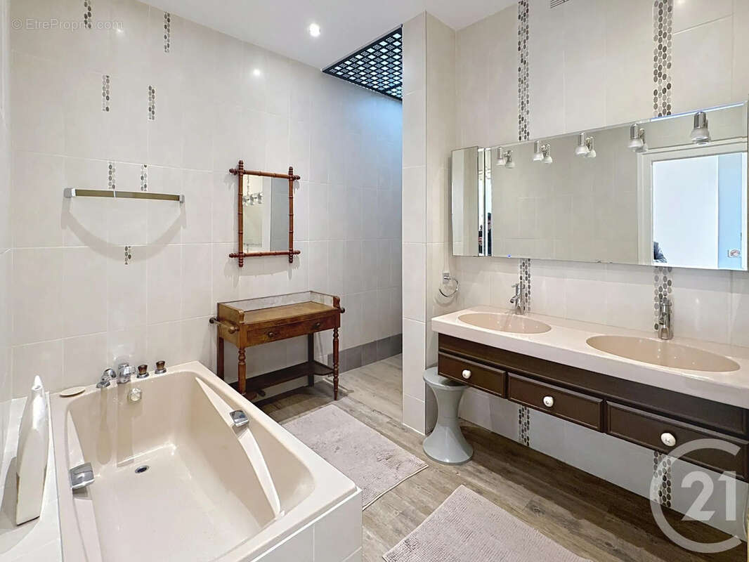 Appartement à LYON-7E