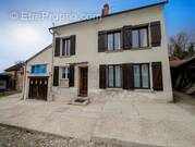 Maison à NEUILLY-SAINT-FRONT