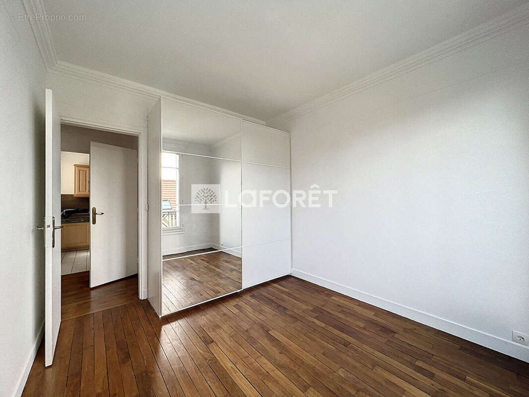 Appartement à COURBEVOIE